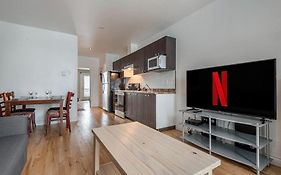 5-Star Prime Location - Bright Condo