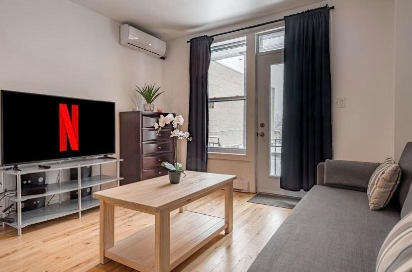 5-Star Prime Location - Bright Condo Montréal Extérieur photo